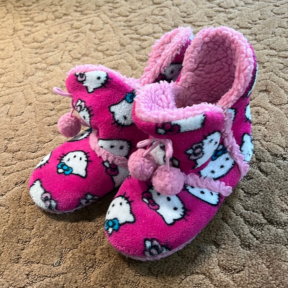 Furry Pink Hello Kitty House Slippers / Boots / Shoes Sz 7-8